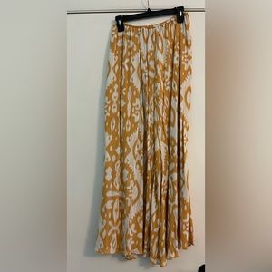 Never worn Steve Madden Faux Wrap skirt, yellow, size medium